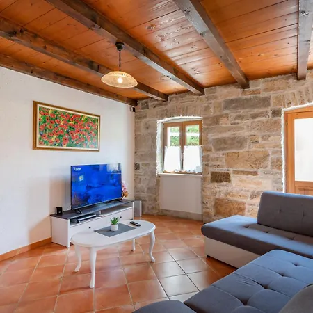 Rimanici, A Wonderful And Sunny Pet Friendly * Pican