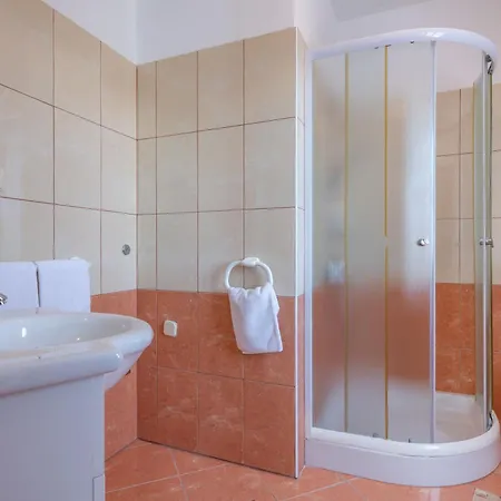 Holiday home Rimanici, A Wonderful And Sunny Pet Friendly *