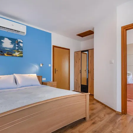 Holiday home Rimanici, A Wonderful And Sunny Pet Friendly *